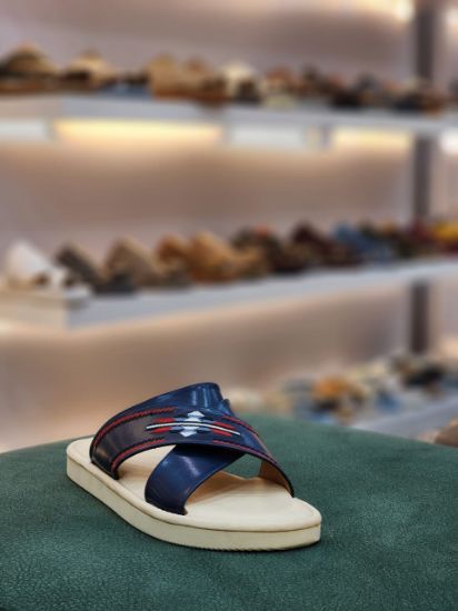 صورة شرقي اكس مطرز